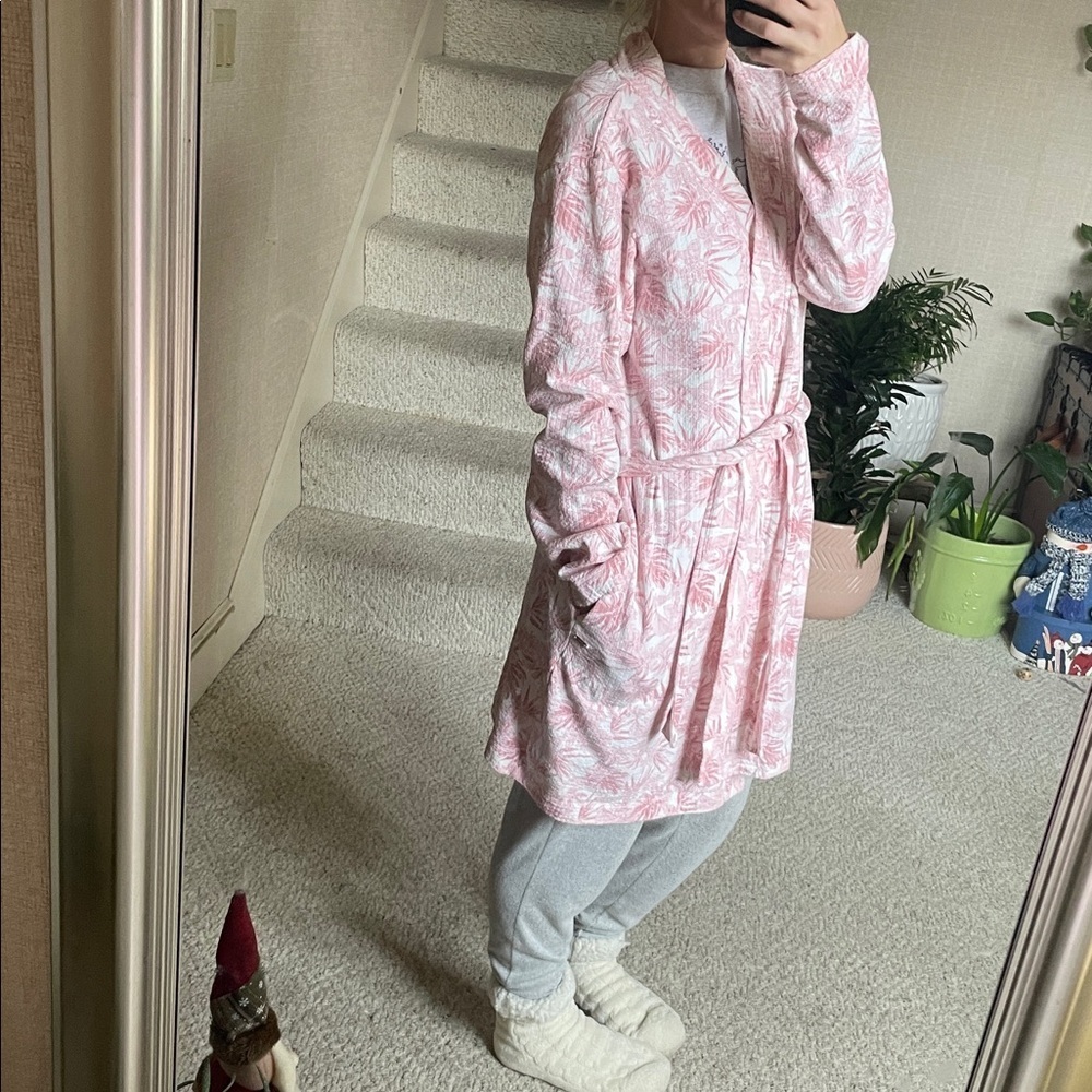 UGG Australia REAL UGG Light Pink Tropical Leaf Pattern Robe - Picture 16 of 16